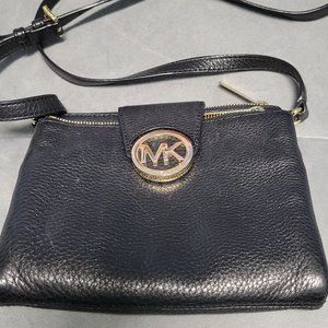 MICHAEL KORS Fulton Large Crossbody in Black